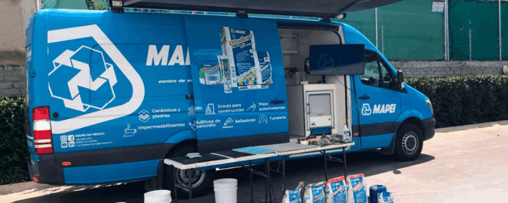 Demostración Osel Pintop y Mapei